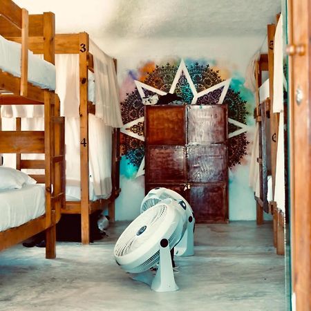 Hostel Utopia Isla Holbox ภายนอก รูปภาพ